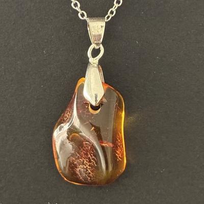 AMBRE PENDENTIF