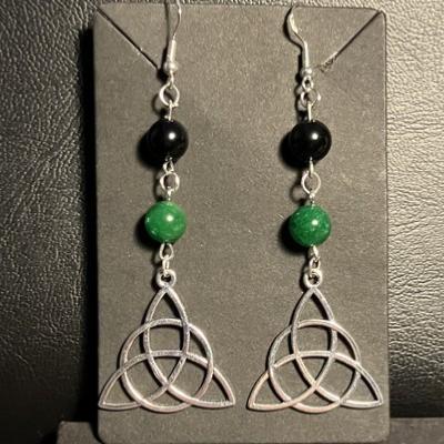 BOUCLES D OREILLE TRIQUETRA