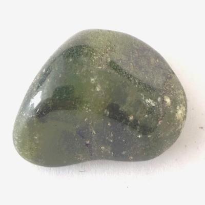 VESUVIANITE IDOCRASE PIERRE 3