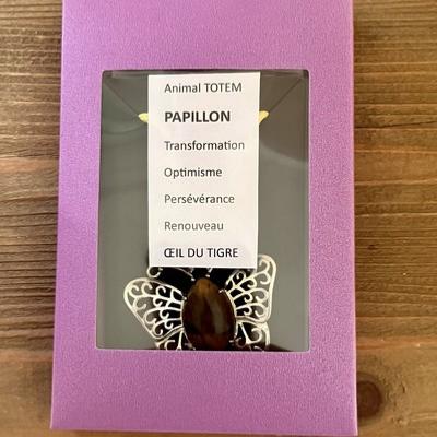 OEIL DU TIGRE PAPILLON PENDENTIF