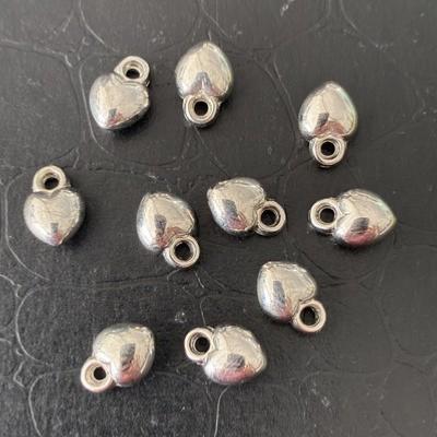 10 PETITS COEURS BRELOQUES