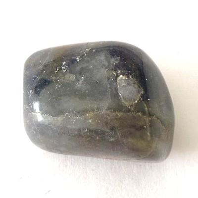 IOLITE CORDIERITE PIERRE 6