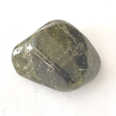 VESUVIANITE IDOCRASE PIERRE 5
