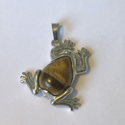 OEIL DU TIGRE GRENOUILLE PENDENTIF