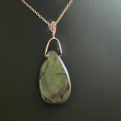 LABRADORITE PENDENTIF