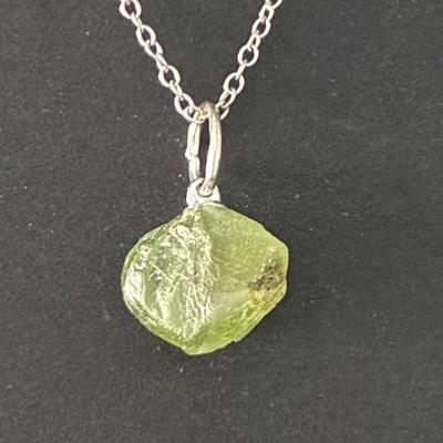 PERIDOT OLIVINE PENDENTIF BRUT 4
