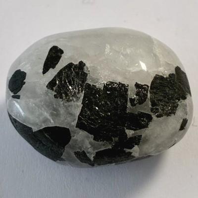 QUARTZ TOURMALINE PIERRE 9