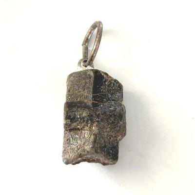 STAUROLITE CROIX PENDENTIF 4