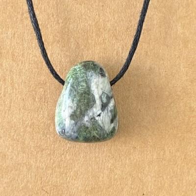 SMARAGDITE PENDENTIF 3