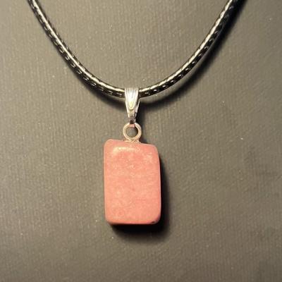 THULITE PENDENTIF