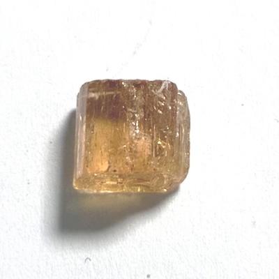 TOPAZE IMPERIALE PIERRE BRUTE 2