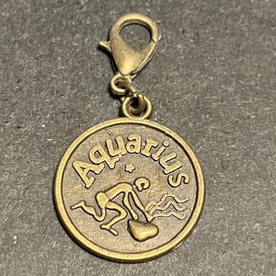BRELOQUE VERSEAU SIGNE ASTROLOGIQUE