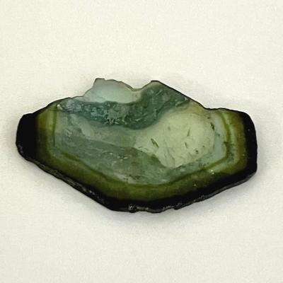 TOURMALINE VERTE PLAQUE