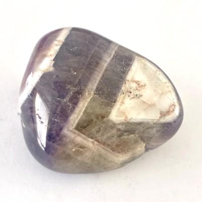 AMETHYSTE PIERRE RUBANEE 1