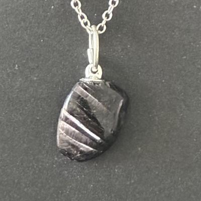 HYPERSTHENE PENDENTIF 2