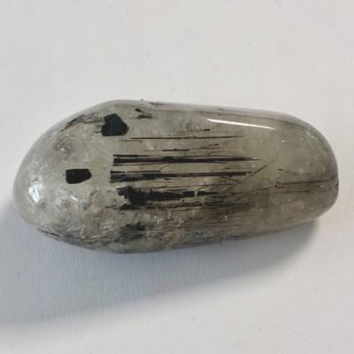 QUARTZ TOURMALINE PIERRE 8