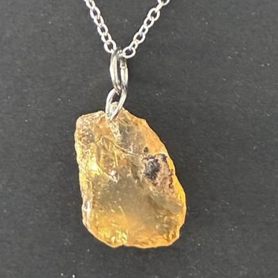 AMBRE PENDENTIF