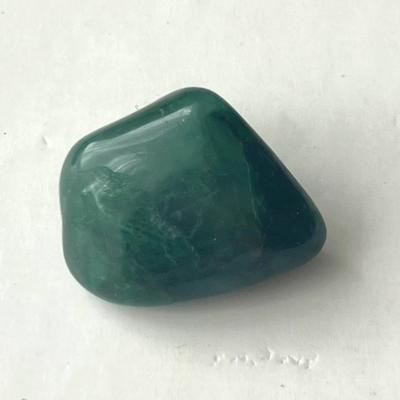 JADE NEPHRITE PIERRE