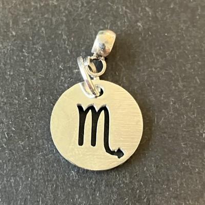 BRELOQUE SCORPION SIGNE ASTROLOGIQUE