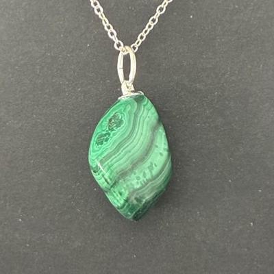 MALACHITE PENDENTIF 10