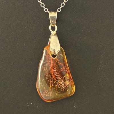 AMBRE PENDENTIF