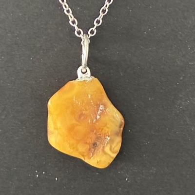 AMBRE PENDENTIF