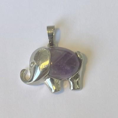 AMETHYSTE ELEPHANT PENDENTIF