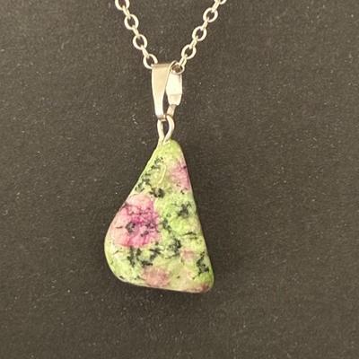 EPIDOTE RUBIS ZOISITE PENDENTIF 1