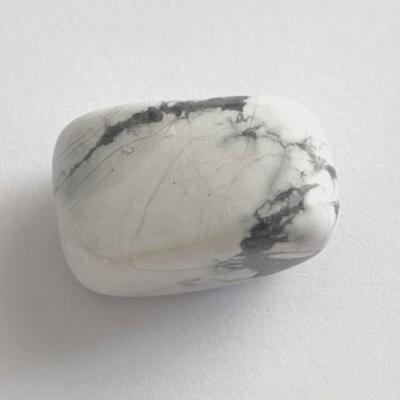 HOWLITE PIERRE