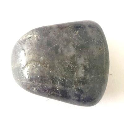 IOLITE CORDIERITE PIERRE 3