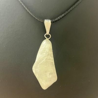 SOUFRE QUARTZ PENDENTIF