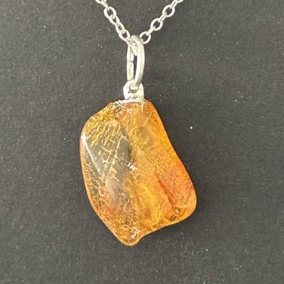 AMBRE PENDENTIF