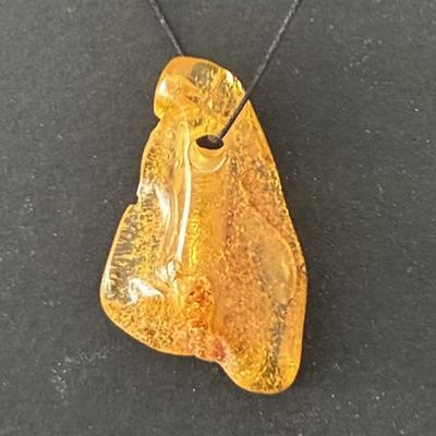 AMBRE PENDENTIF