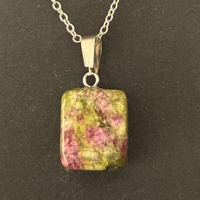 EPIDOTE RUBIS ZOISITE PENDENTIF 4