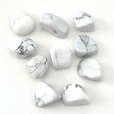 LOT DE 10 PIERRES HOWLITE