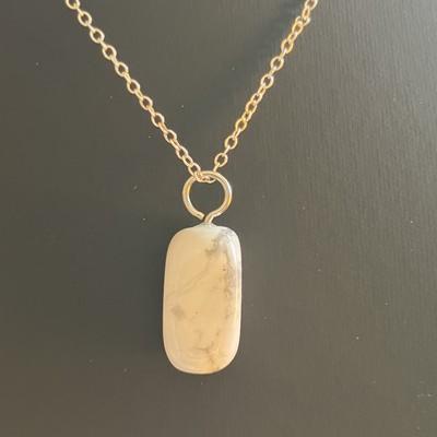 HOWLITE PENDENTIF