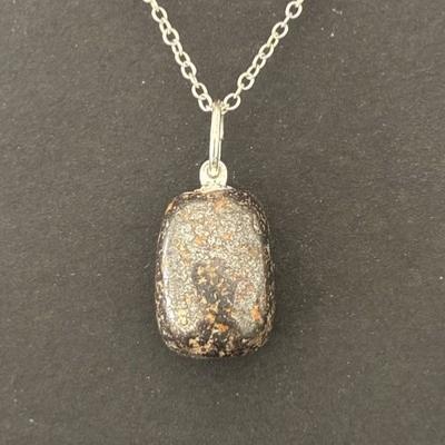 MAGNETITE PENDENTIF 1
