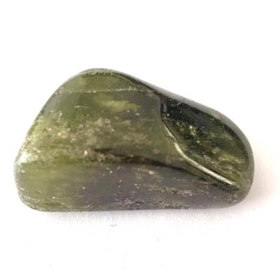 VESUVIANITE IDOCRASE PIERRE 2