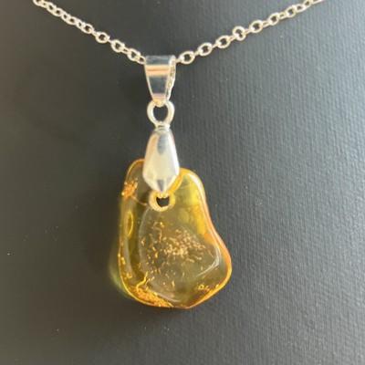 AMBRE PENDENTIF