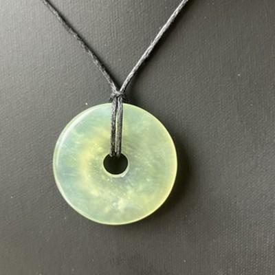 JADE VERTE PENDENTIF DONUT