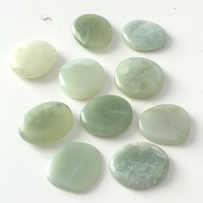 JADE VERTE LOT 10 PIERRES PLATES
