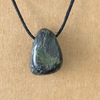 SMARAGDITE PENDENTIF 1