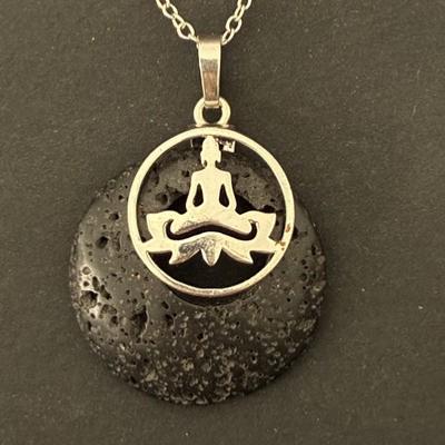 PIERRE DE LAVE PENDENTIF