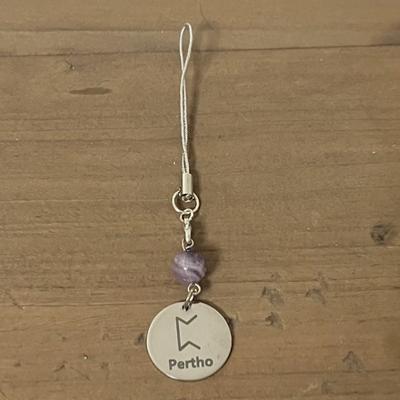 RUNE PEORTH PORTE CLE