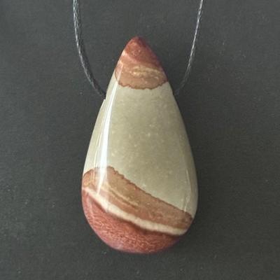JASPE POLYCHROME PENDENTIF 1
