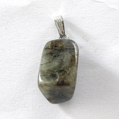 LABRADORITE PENDENTIF 6