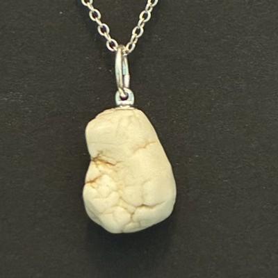 MAGNESITE PENDENTIF 2