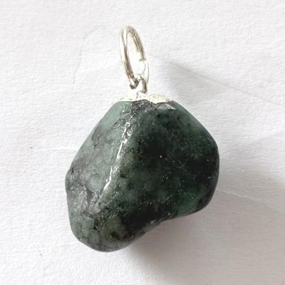 EMERAUDE PENDENTIF 1