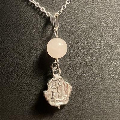 PENDENTIF DAME DES MIRACLES QUARTZ ROSE