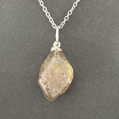 LABRADORITE JAUNE DOREE 3